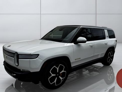 Used 2024 Rivian R1S Adventure AWD/4WD image 4