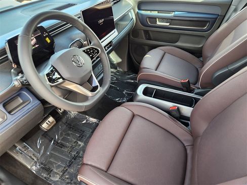 New 2025 Volkswagen ID. Buzz Pro S image 6