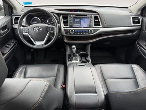 Certified 2017 Toyota Highlander XLE w/ Protection Package #3 AWD/4WD image 13