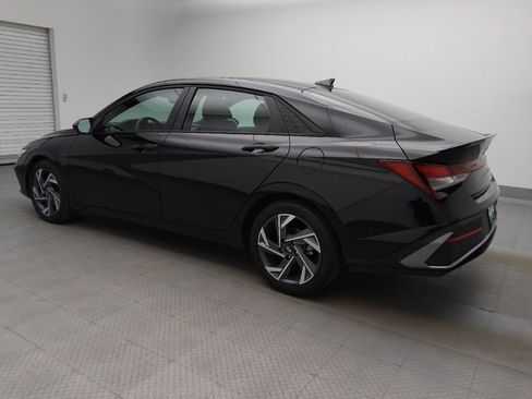 Used 2025 Hyundai Elantra Sport FWD image 3