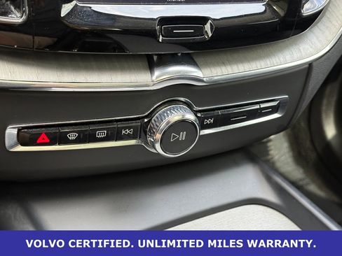 Certified 2025 Volvo XC60 B5 Plus AWD/4WD image 27
