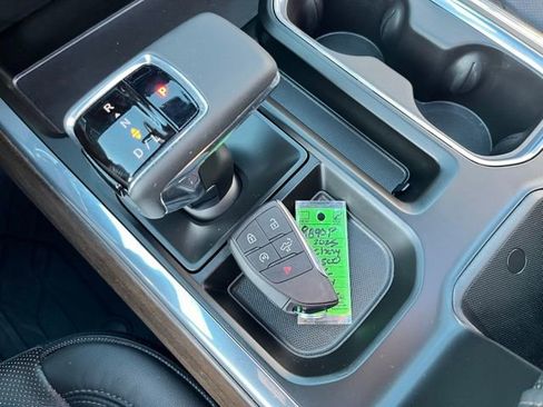 Used 2024 Chevrolet Silverado 1500 High Country w/ High Country Premium Package image 50