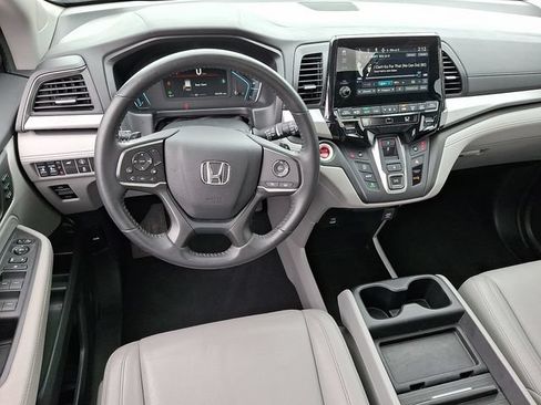Used 2024 Honda Odyssey EX-L image 2
