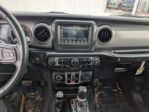 Used 2021 Jeep Wrangler Unlimited Sport image 3