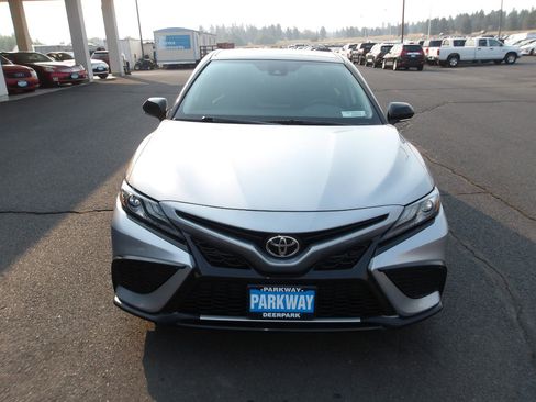 Used 2021 Toyota Camry XSE FWD image 8