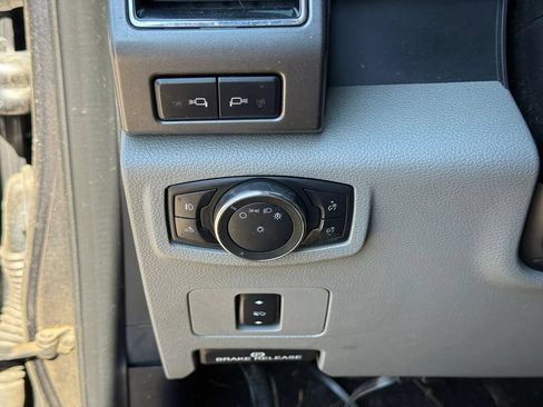 Used 2020 Ford F250 XLT w/ XLT Premium Package AWD/4WD image 20