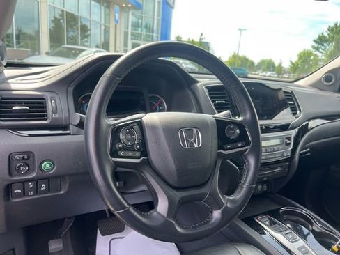 Used 2019 Honda Pilot Touring image 18