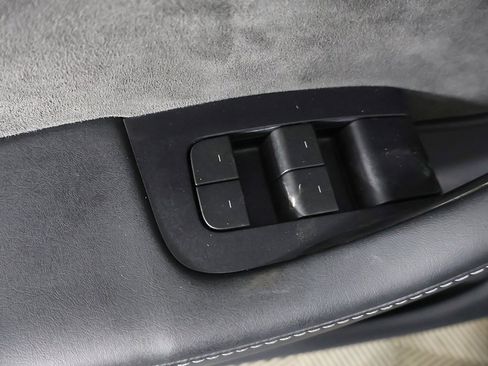 Used 2023 Tesla Model Y Long Range image 35