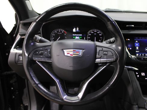 Used 2020 Cadillac XT6 Premium Luxury image 11