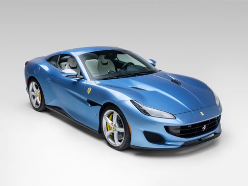 Certified 2020 Ferrari Portofino RWD image 8