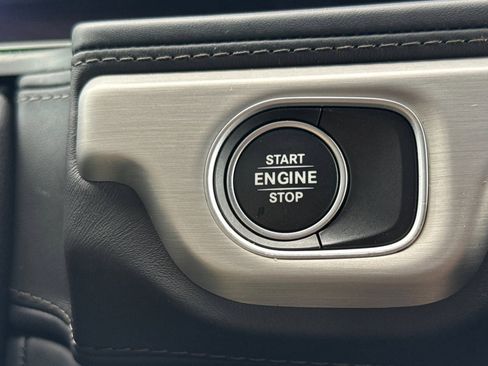 Used 2024 Mercedes-Benz G 550 image 36