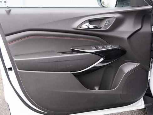 New 2025 Chevrolet Trax RS image 11