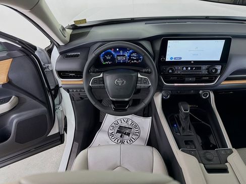 New 2026 Toyota Grand Highlander AWD Hybrid image 19