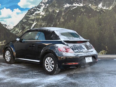Used 2018 Volkswagen Beetle S image 9