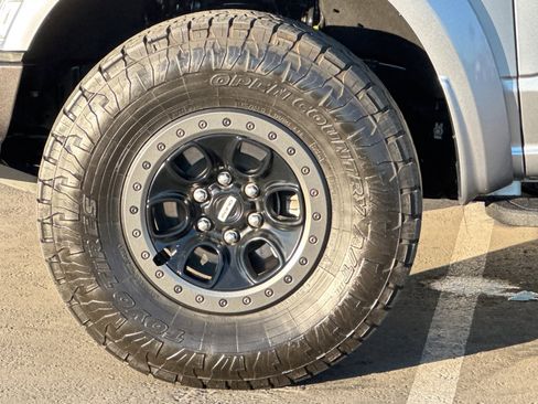 Used 2023 Ford F150 Raptor w/ Raptor Carbon Fiber Package image 25