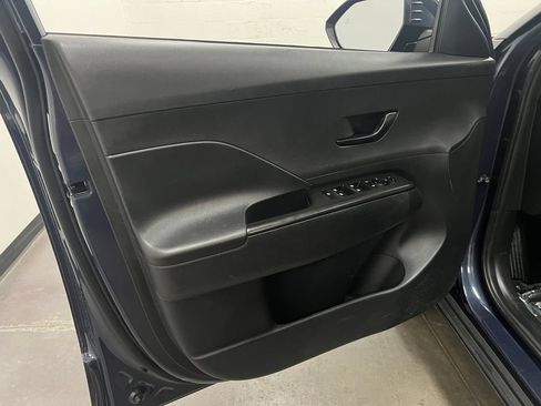 Used 2025 Hyundai Kona SEL FWD image 11