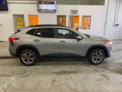 New 2026 Chevrolet Trax LT w/ LT Convenience Package image 8