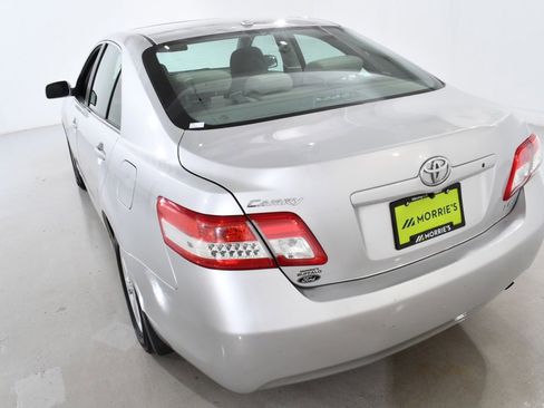 Used 2010 Toyota Camry SE image 14