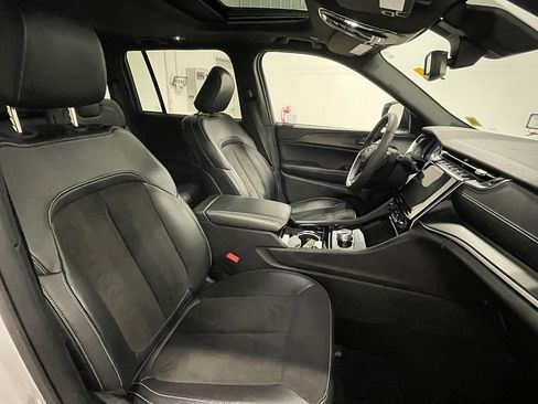 Used 2023 Jeep Grand Cherokee Altitude image 28