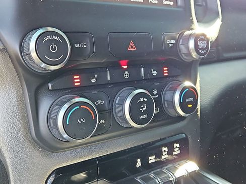 Used 2019 RAM 1500 Big Horn image 14