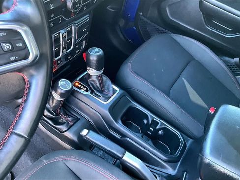 Used 2018 Jeep Wrangler Unlimited Rubicon AWD/4WD image 17