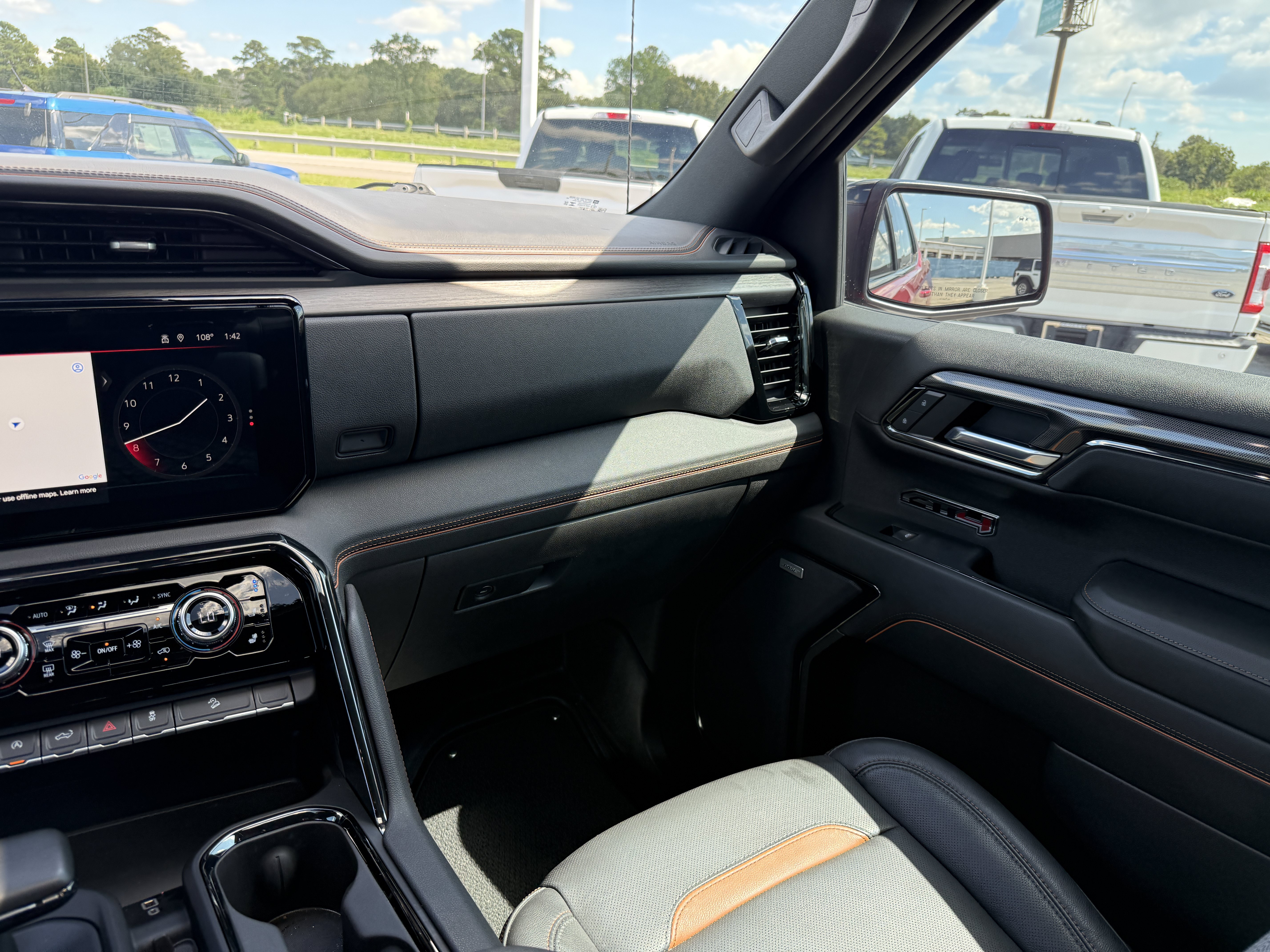Used 2024 GMC Sierra 1500 AT4 w/ Technology Package AWD/4WD image 31