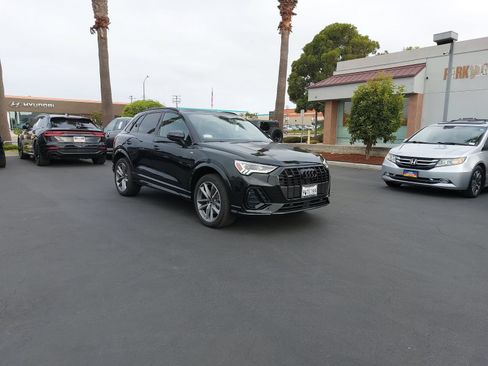 Certified 2025 Audi Q3 2.0T Premium w/ Convenience Package AWD/4WD image 3
