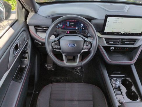 Used 2025 Ford Explorer ST-Line w/ ST-Line Street Pack AWD/4WD image 15