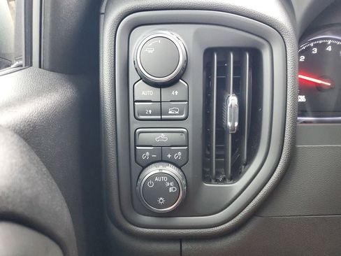 Used 2025 Chevrolet Silverado 1500 Custom image 19