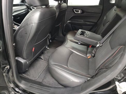 Used 2024 Jeep Compass Trailhawk image 19