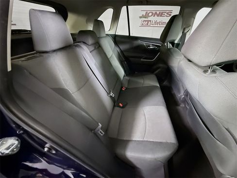 Certified 2022 Toyota RAV4 XLE image 31