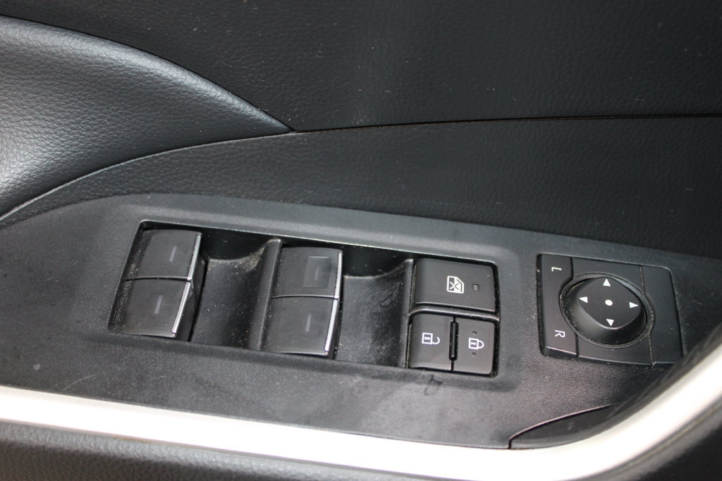 Used 2023 Toyota RAV4 XLE FWD image 39