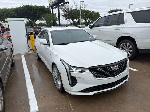 Used 2021 Cadillac CT4 Premium Luxury image 2