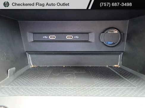 Used 2022 Volkswagen Taos SE FWD image 19