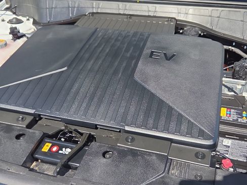 Used 2024 Hyundai Kona Limited FWD image 10