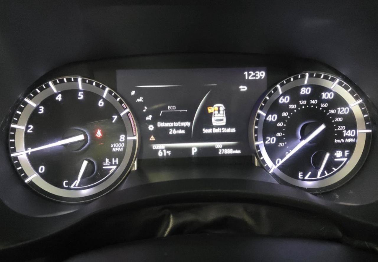 Used 2022 Toyota Highlander XLE AWD/4WD image 4