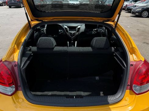 Used 2016 Hyundai Veloster FWD image 20