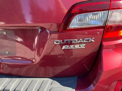 Used 2017 Subaru Outback 2.5i Premium image 7