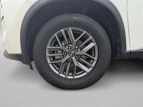 Used 2023 Nissan Rogue S FWD image 23