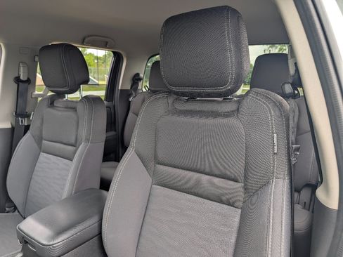 Used 2023 Nissan Frontier SV w/ Technology Package RWD image 15