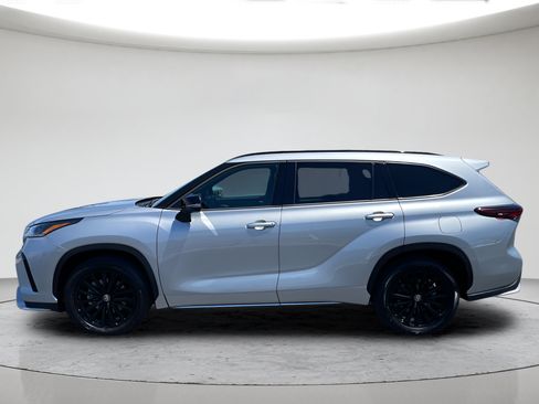 Certified 2025 Toyota Highlander XSE AWD/4WD image 6