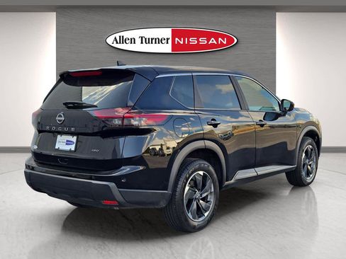 Used 2025 Nissan Rogue SV image 6
