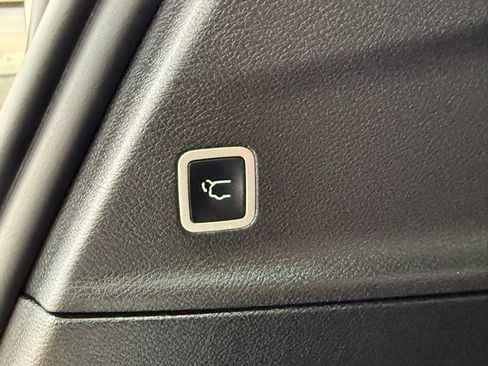 Used 2020 Chrysler Pacifica Touring-L Plus w/ S Appearance Package FWD image 15