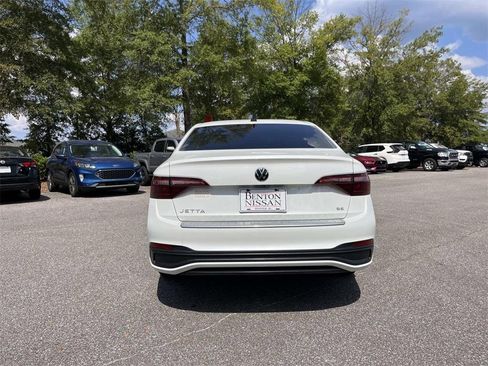 Used 2022 Volkswagen Jetta SE image 5