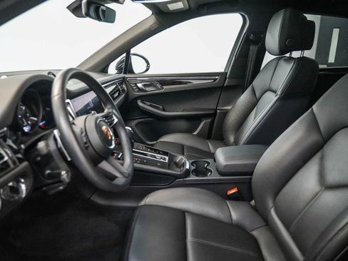 Certified 2026 Porsche Macan AWD/4WD image 18