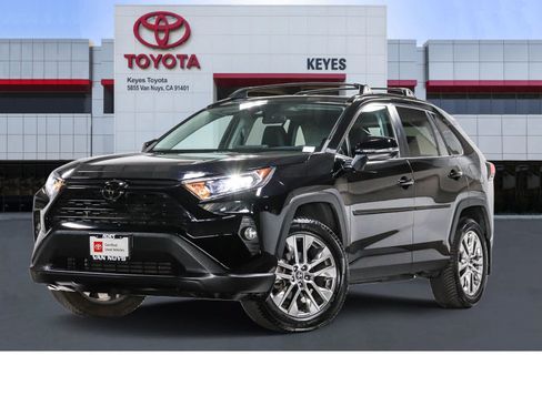 Certified 2021 Toyota RAV4 XLE Premium FWD image 1