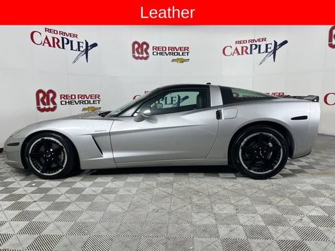 Used 2005 Chevrolet Corvette Coupe w/ Preferred Equipment Group RWD image 4