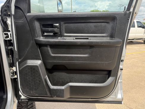 Used 2018 RAM 2500 Tradesman w/ Chrome Appearance Group image 27