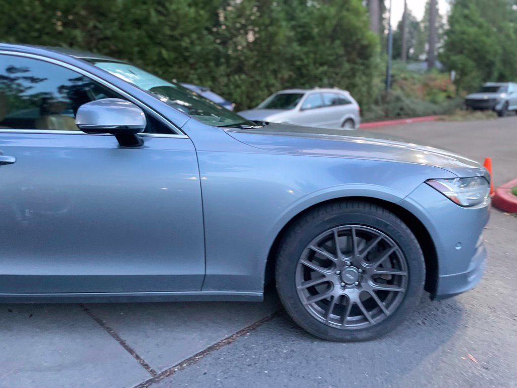 Used 2018 Volvo S90 T6 Momentum w/ Convenience Package AWD/4WD image 2