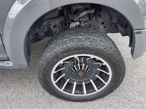 Used 2019 Ford F150 Lariat w/ Equipment Group 502A Luxury AWD/4WD image 4